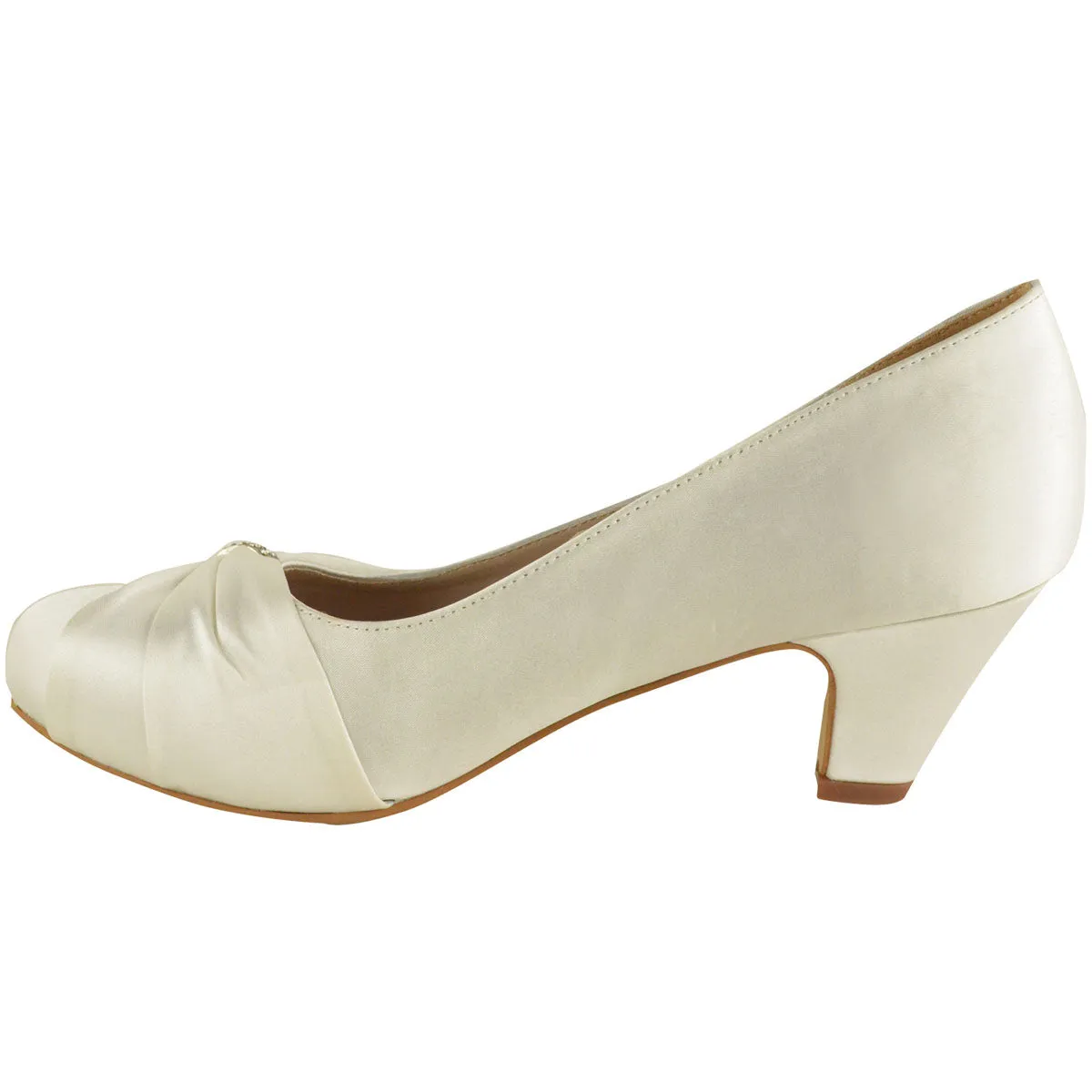 KAIRI LOW HEEL COURT SHOES WITH CLOSE TOE IN IVORY CREAM SILK