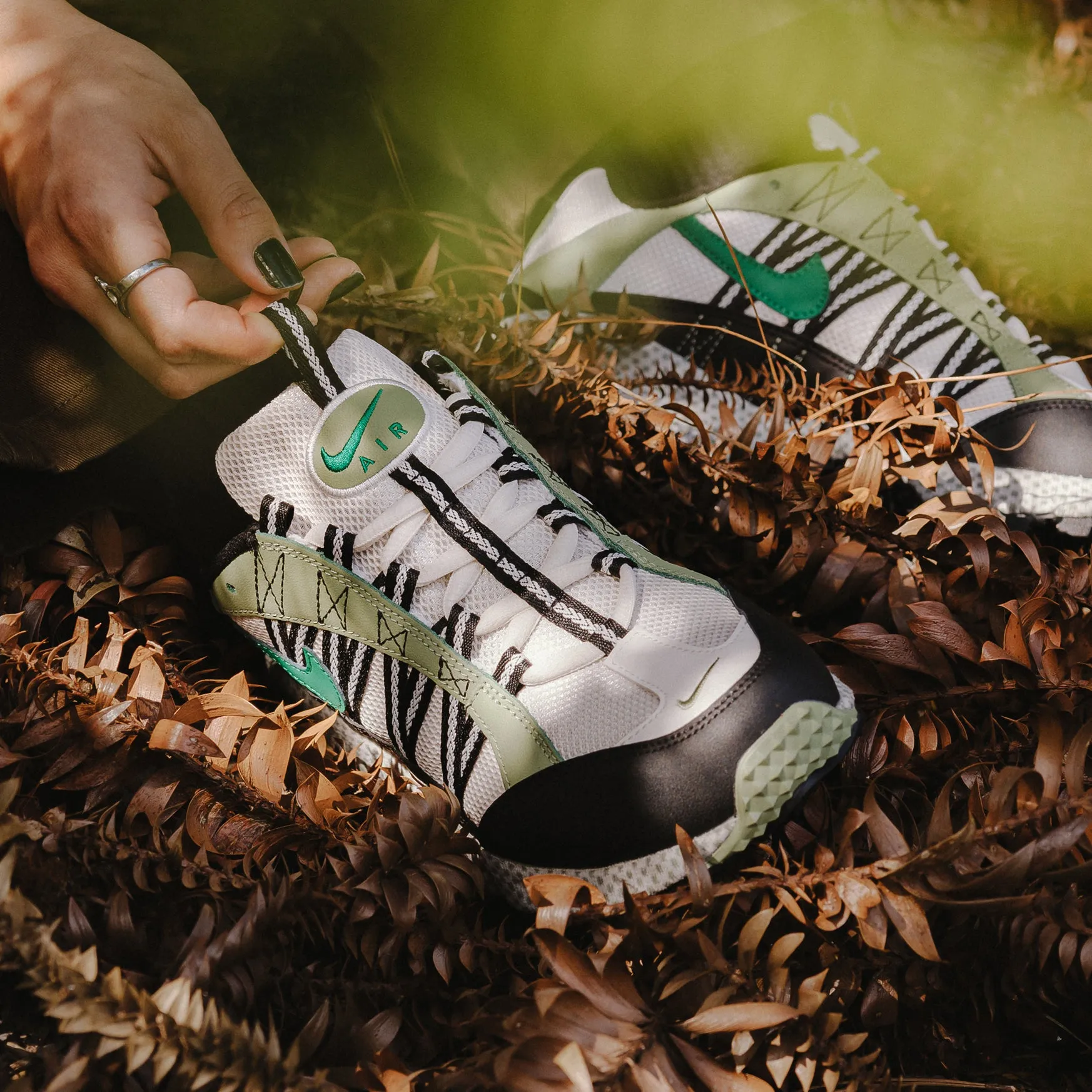 Nike Air Humara "Oil Green" FJ7098-301