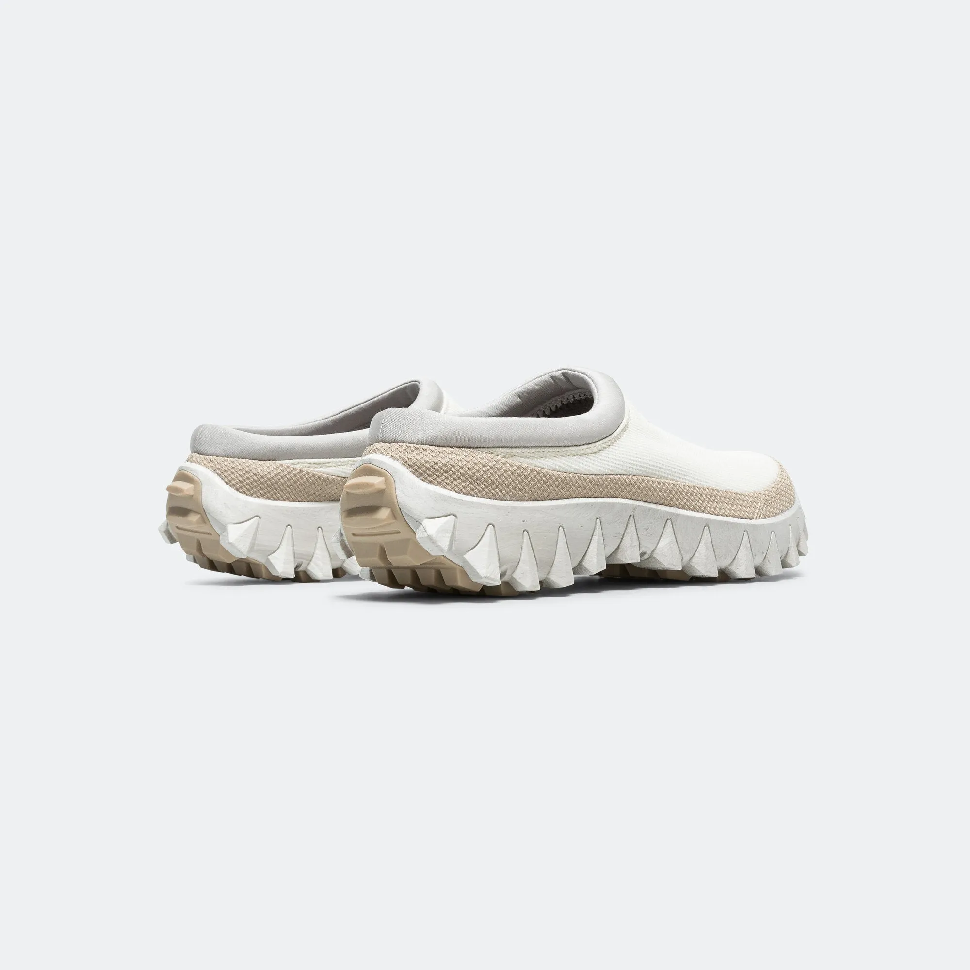 Snowclog - Vanilla Ice/Almond Milk-White Pepper